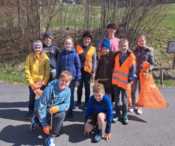Müllsammelaktion der Mittelschule