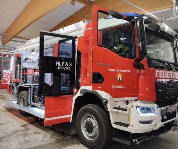 Präsentation Hilfeleistungsfahrzeug (HLF 3)