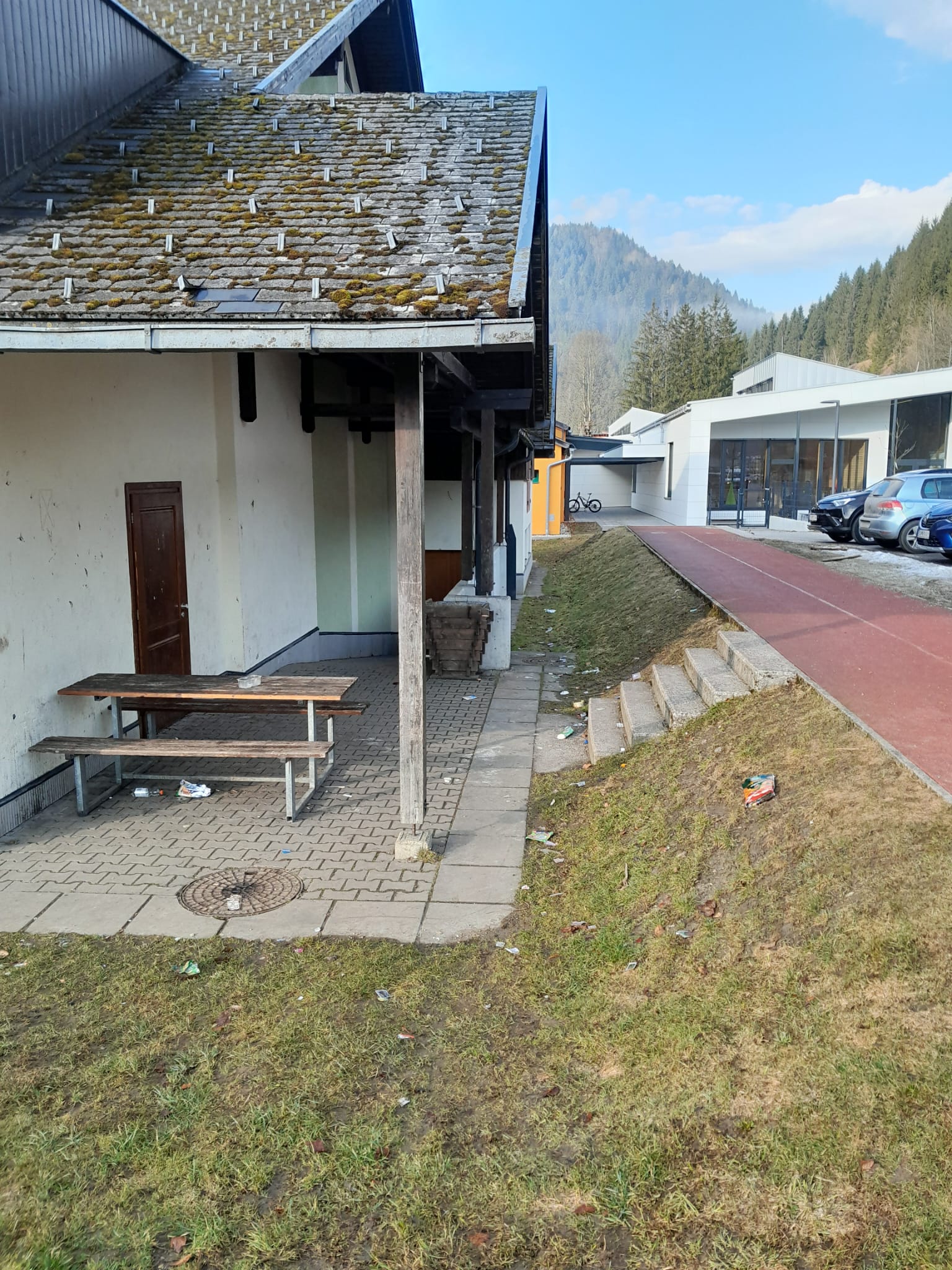 Bitte unsere öffentlichen Plätze sauber halten! 🌿