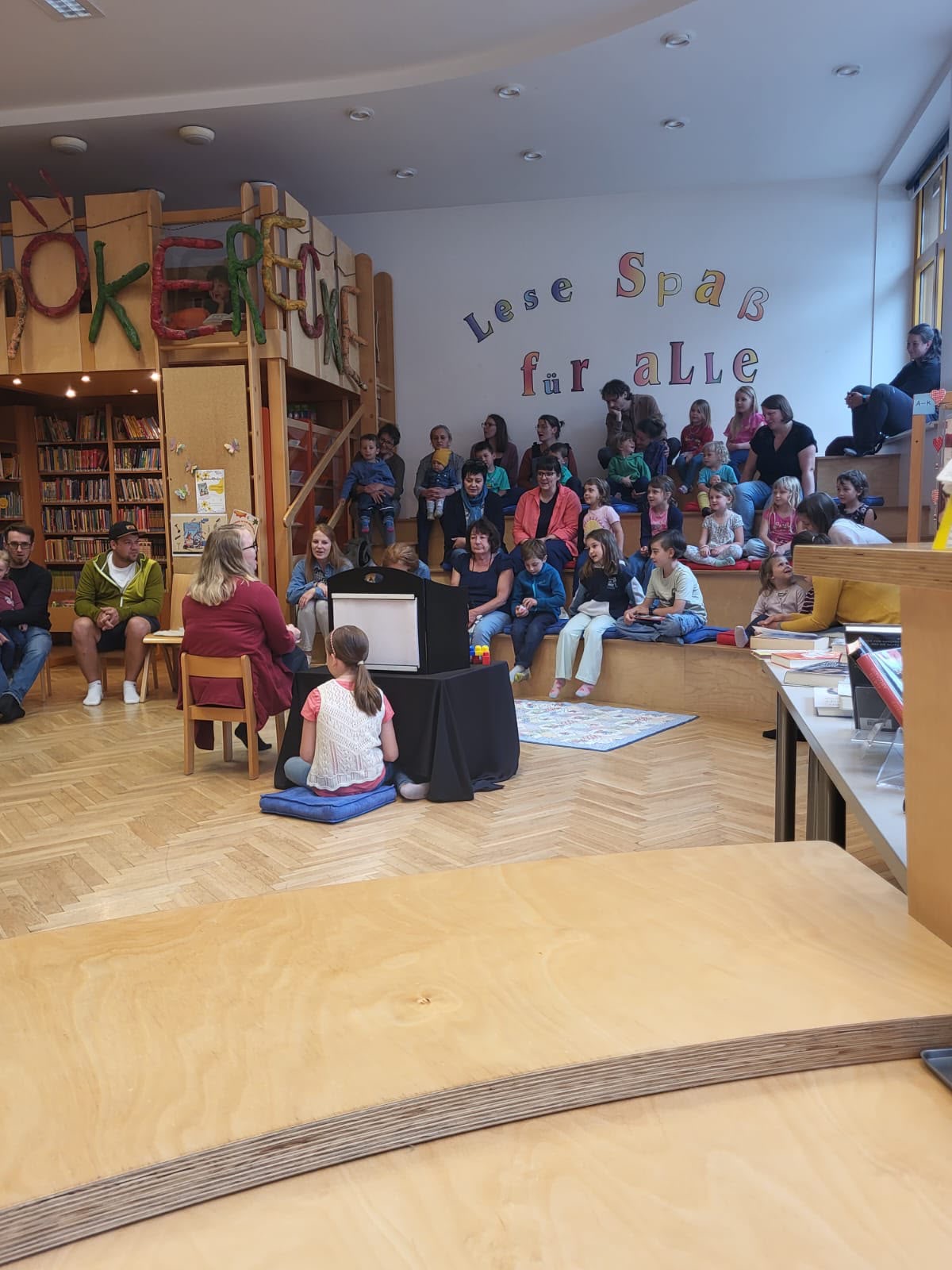 Zwei Mal tolles Bilderbuchtheater in der Bibliothek